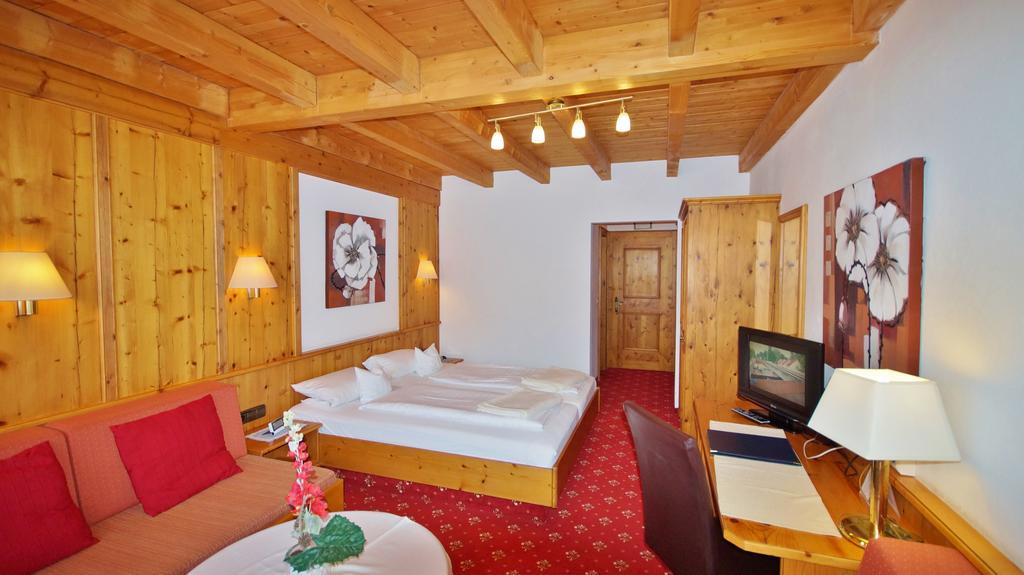 Hotel Schwarzenbergs Traube Glottertal Eksteriør bilde