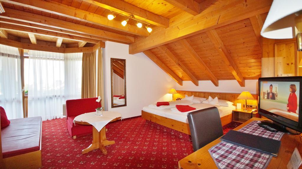 Hotel Schwarzenbergs Traube Glottertal Eksteriør bilde