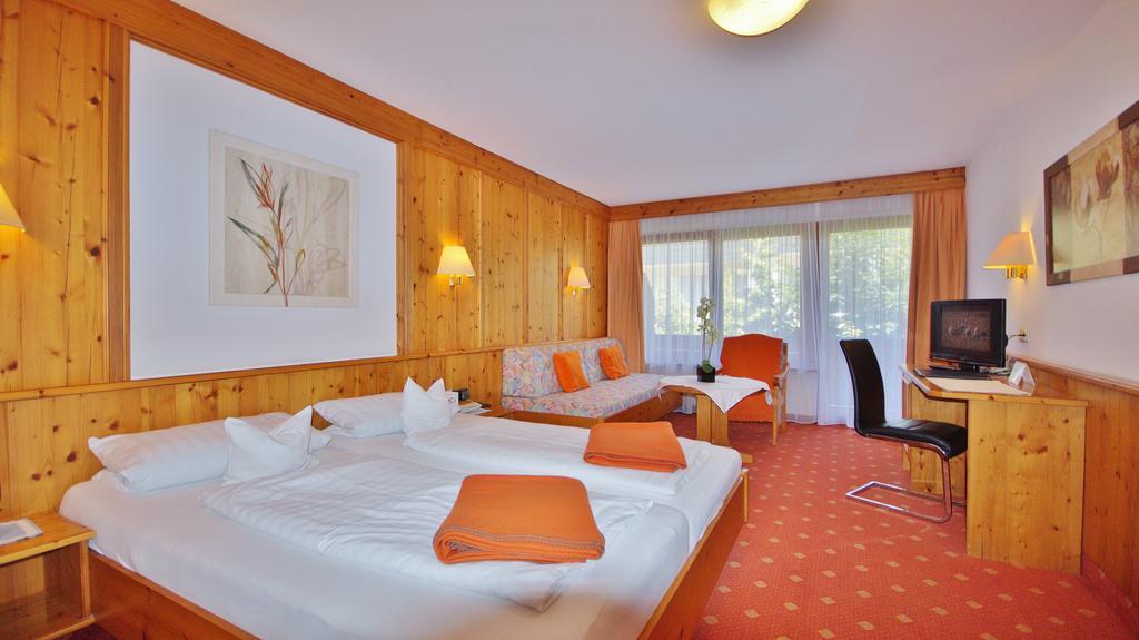 Hotel Schwarzenbergs Traube Glottertal Eksteriør bilde