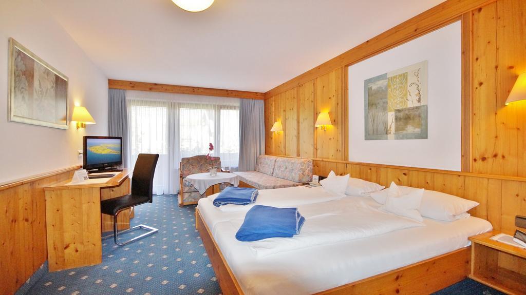 Hotel Schwarzenbergs Traube Glottertal Eksteriør bilde