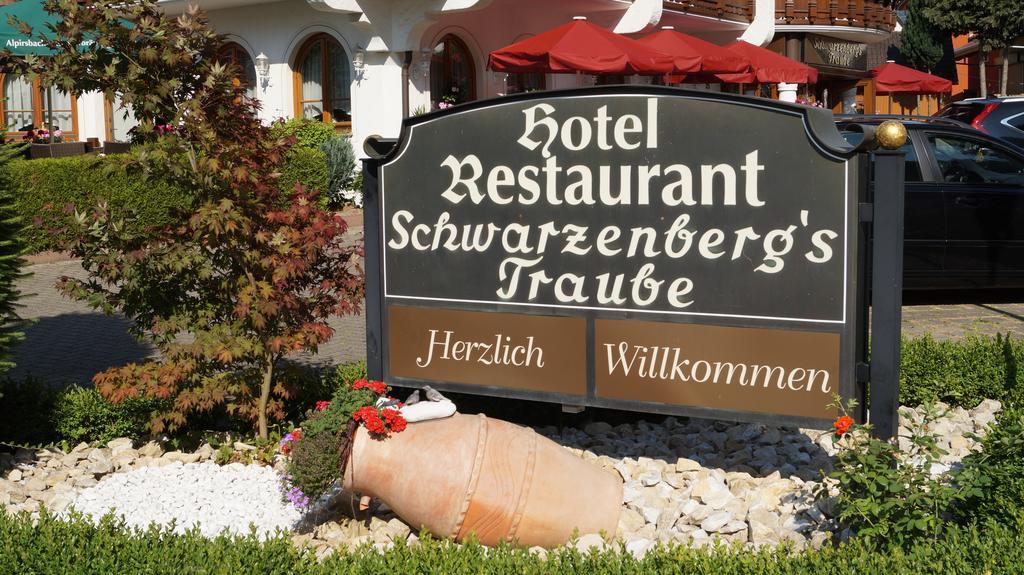Hotel Schwarzenbergs Traube Glottertal Eksteriør bilde