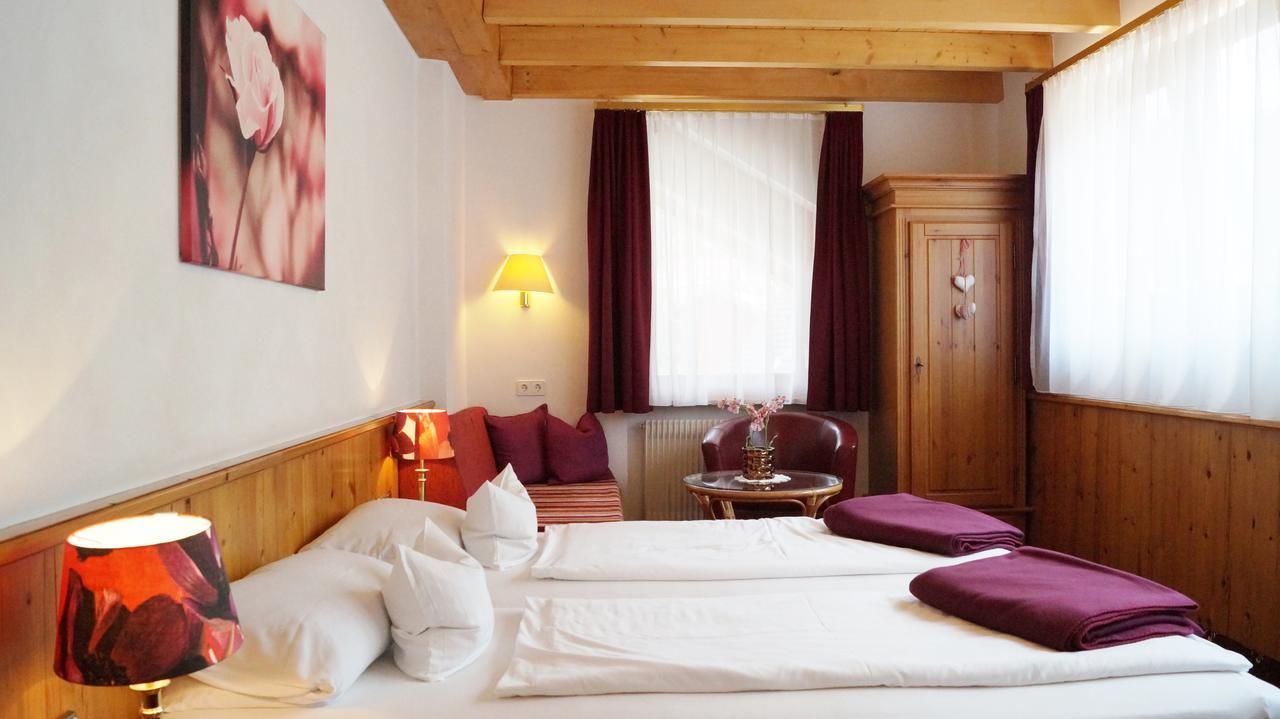 Hotel Schwarzenbergs Traube Glottertal Eksteriør bilde
