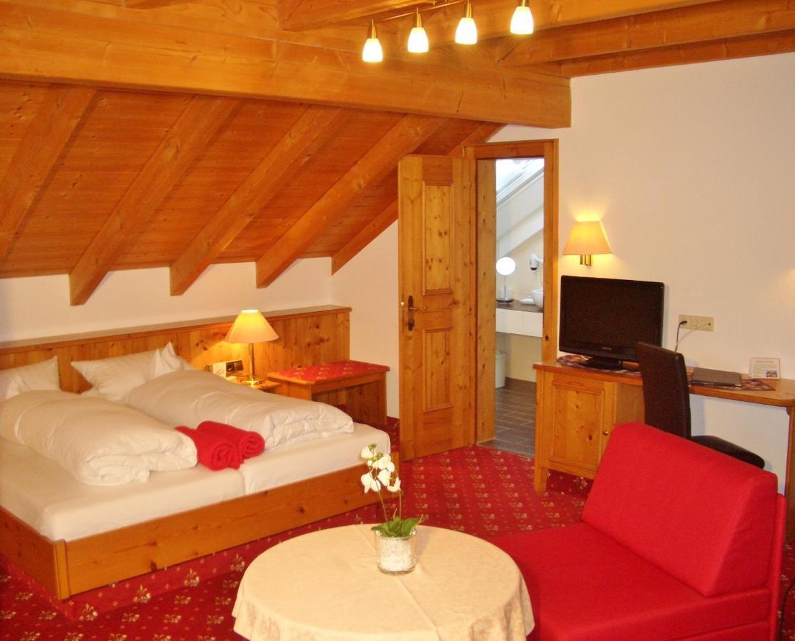 Hotel Schwarzenbergs Traube Glottertal Rom bilde